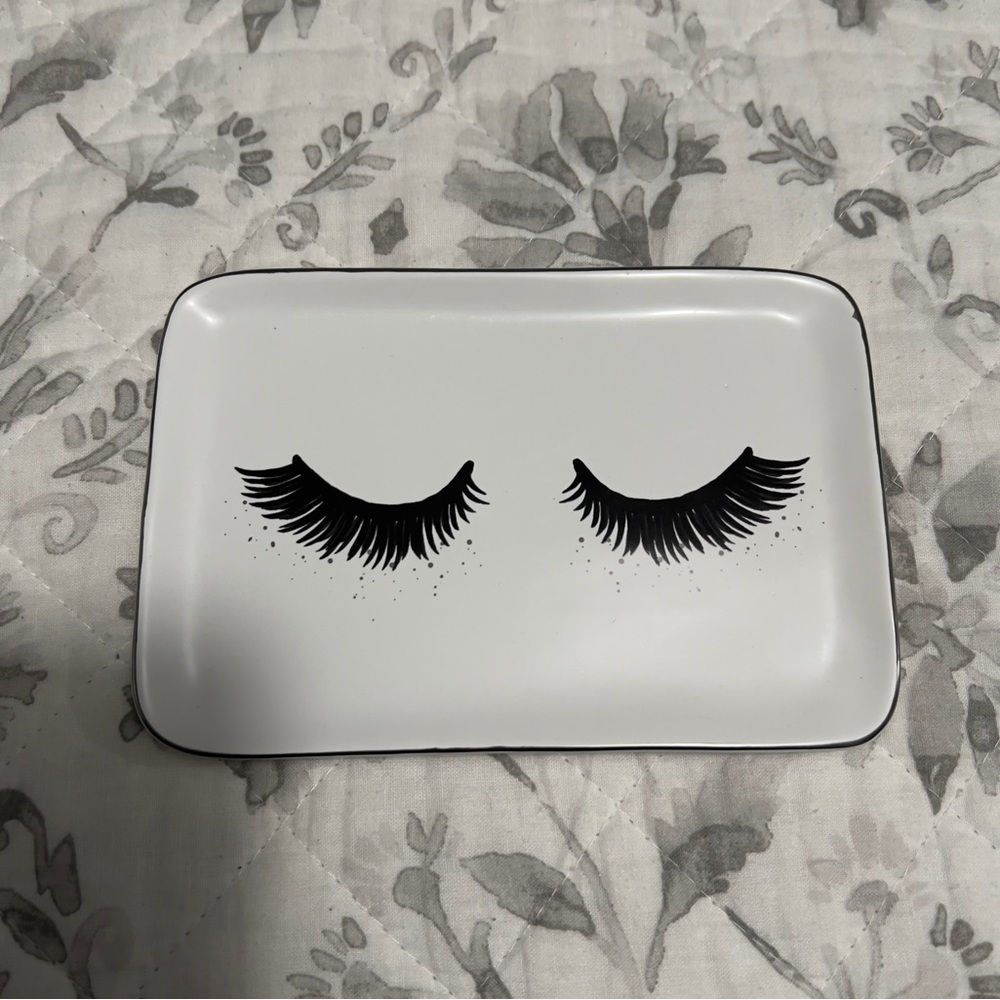 Living Colors Black & White Eyelashes Glam Decorative Plate